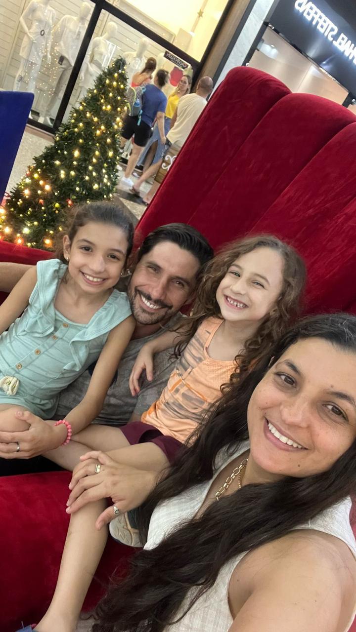 Família junta em momento espontâneo