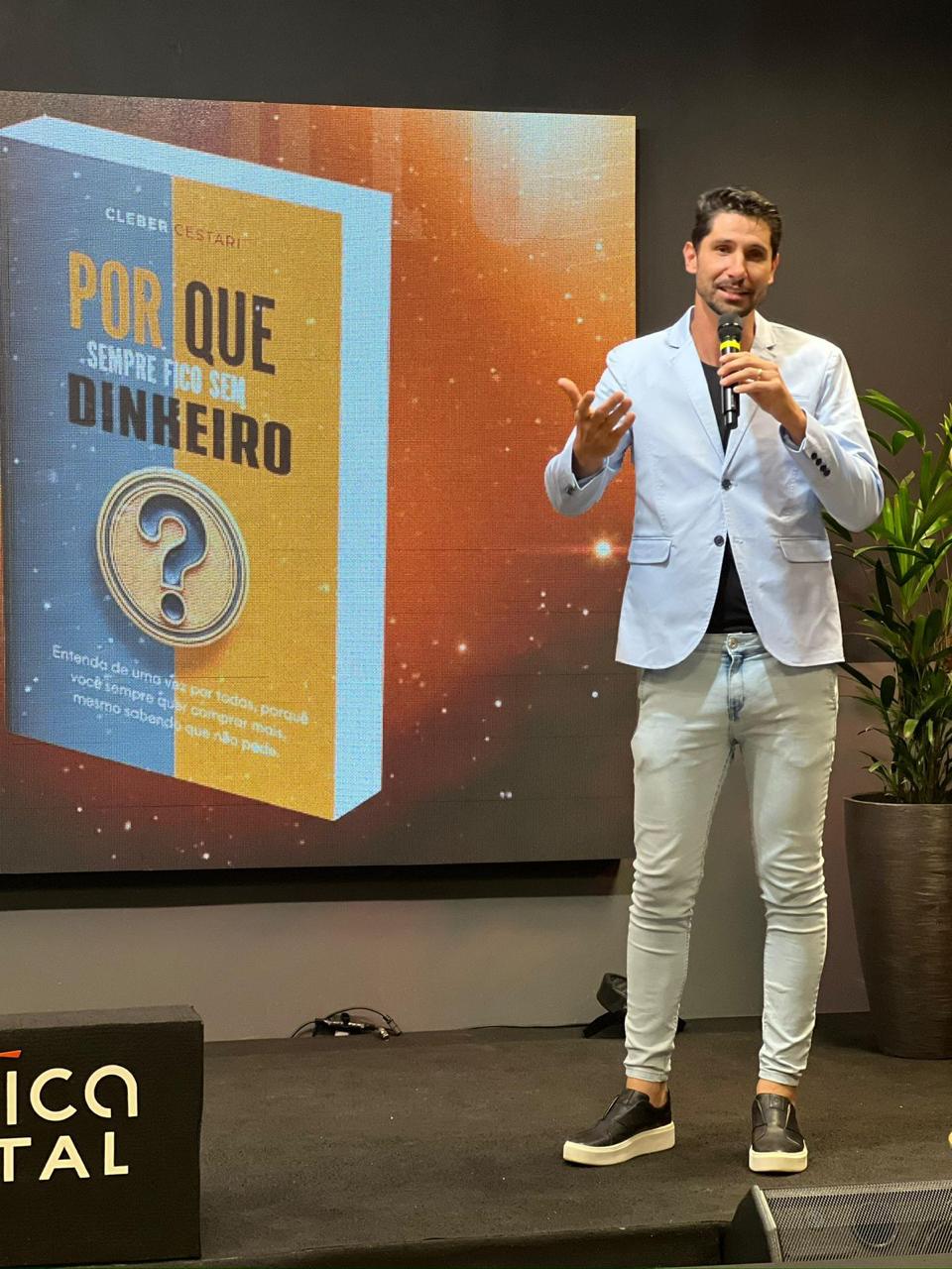 Compartilhando o livro com o público